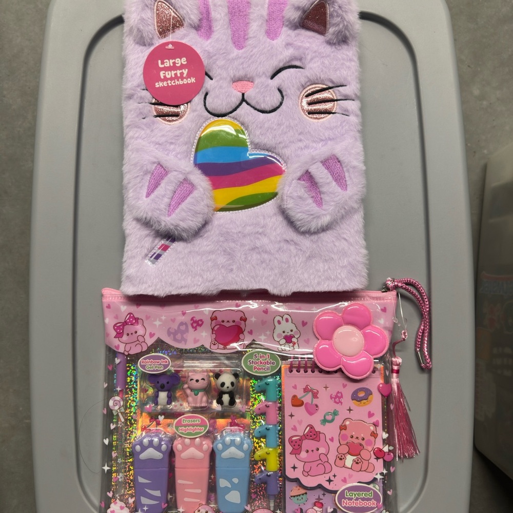 SMITH Lavender Furry Cat Bag with Stationery Set